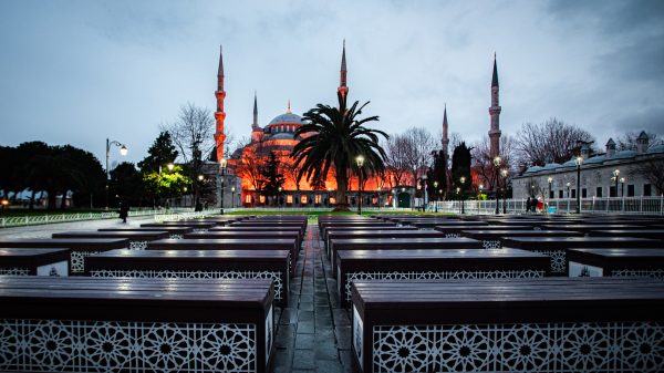 Отношение местных жителей к иммигрантам в Стамбуле: Смешение культур и гостеприимств